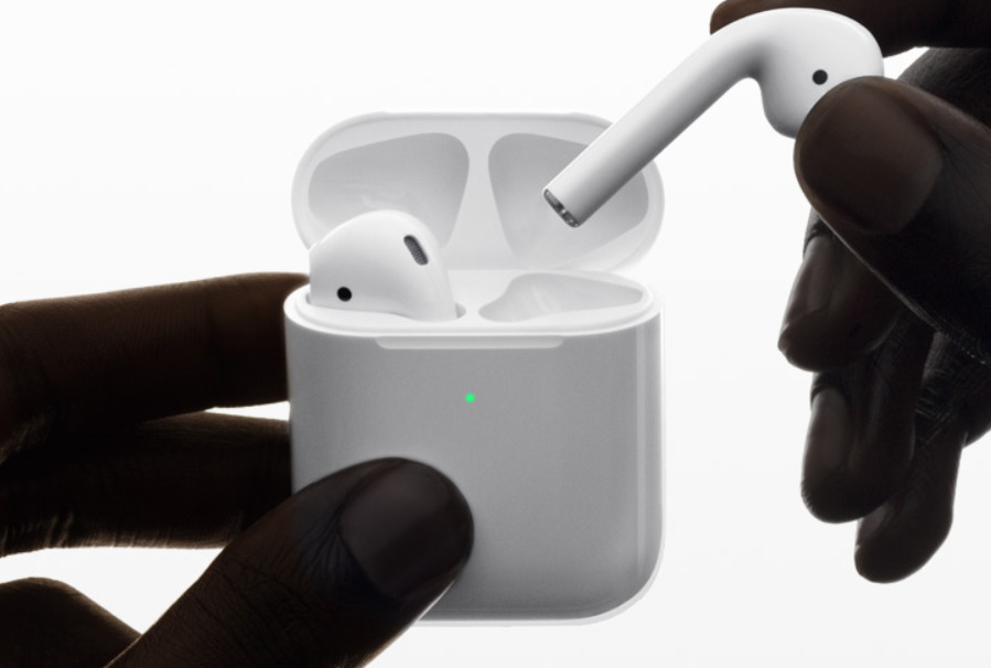 AirPodsがスタジオ品質マイクとカメラシャッターに、新機能今秋リリース