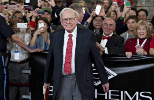 'The Time Has Arrived': Warren Buffett Announces He's Stepping Down as CEO of Berkshire Hathaway By the End of 2025