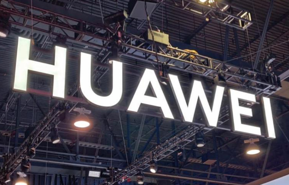 Huawei Outhustles Trump by Hoarding Chips Vital for China 5G