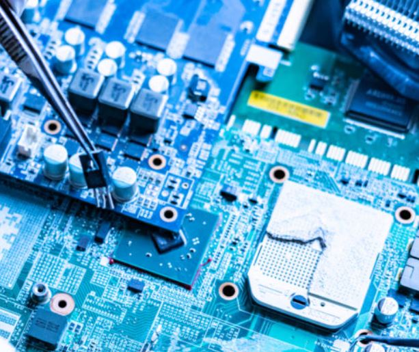 AI活用で半導体薄膜の材料分析を自動化する手法、NTTが開発