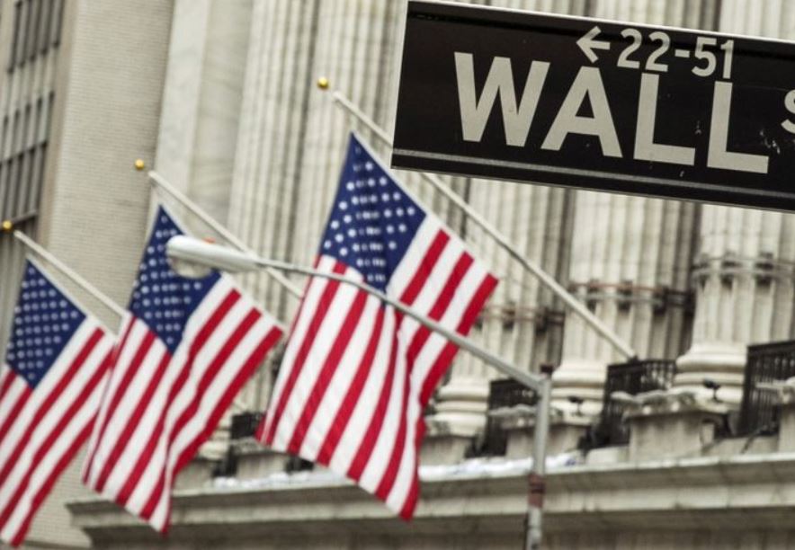 U.S. stock futures dip, yen gains after final Trump-Biden debate