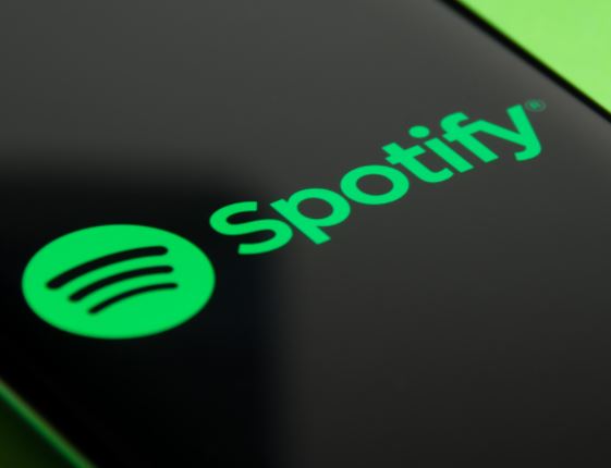 Spotifyに“聴き飽き防止”機能　再生キュー刷新、プレイリスト管理も改善