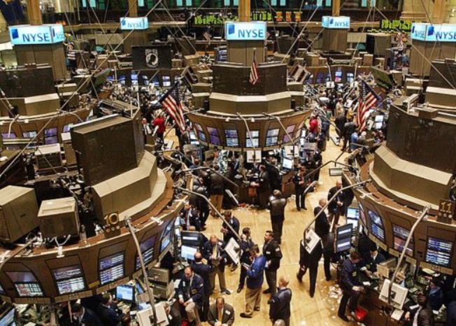 Were Hedge Funds Right About Piling Into American Tower Corporation (AMT)?