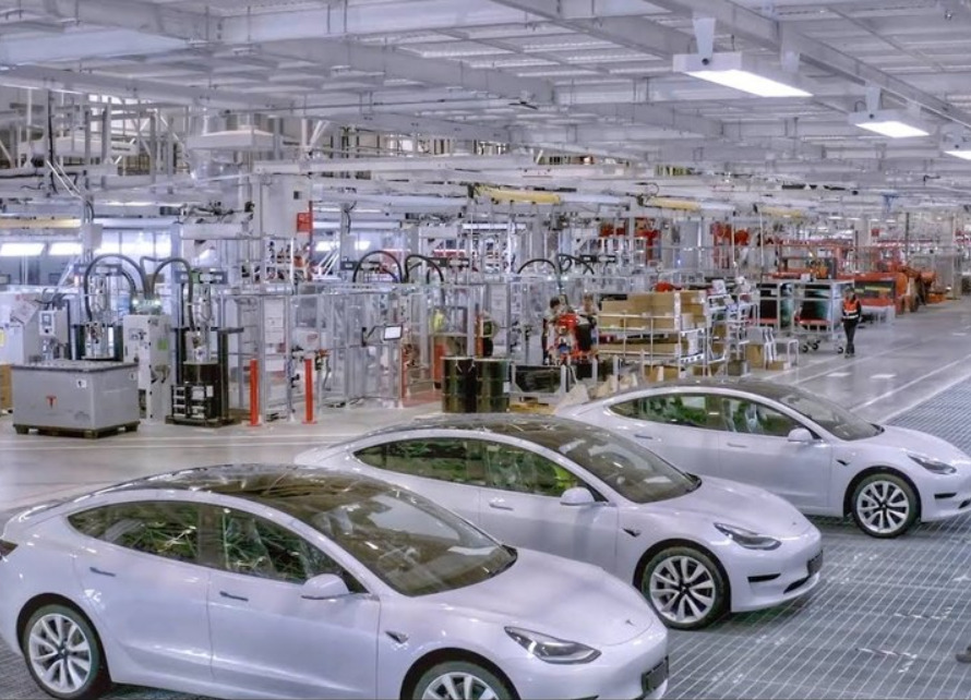 Tesla、純利益71％減　「DOGEでの活動時間を5月から大幅に削減」とマスクCEO