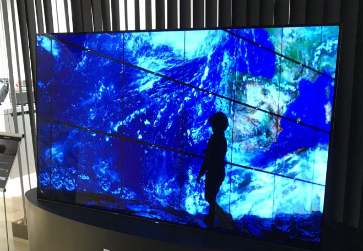 COMPUTEX TAIPEI 2025 - MSIの有機ELパネル保護は本気。AIで離席検知機能、焼き付き込みの3年保証を展開