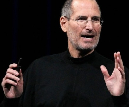 ジョニー・アイブ氏、OpenAIと開発中のAIデバイスの鍵は「複雑なものをそぎ落とすシンプルさ」と語る